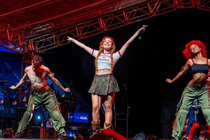 Cella agitou pblico na Festa dos Visitantes, com show danante e homenagem s msicas do Norte