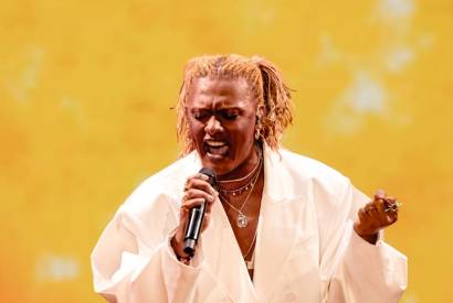 Liniker apresenta turn de CAJU, no Studio 5, em Manaus