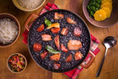 Casa Vhida promove Feijoada Solidria para celebrar 25 anos de atuao no Amazonas