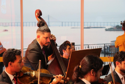 Orquestra de C�mara e Corpo de Dan�a de Manaus e artistas locais celebram o Natal no Centro Hist�rico da cidade 