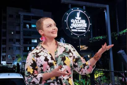 F�tima Silva celebra anivers�rio com show especial no restaurante Velho Monge, em Manaus