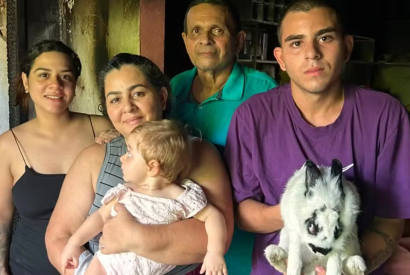 Coelha percebe inc�ndio, acorda moradores na madrugada e ajuda a salvar fam�lia em Manaus