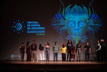 Teatro Amazonas lotado marca abertura da 8� edi��o do Festival Olhar do Norte