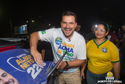 *Capito Alberto Neto inicia o primeiro dia de Campanha com adesivao*