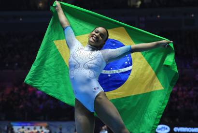 Rebeca Andrade conquista ouro indito no Mundial de Ginstica
