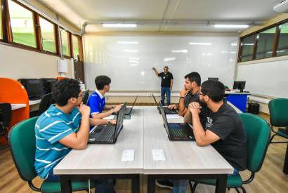 UEA tem 29 cursos com 4 estrelas no Guia da Faculdade Estado