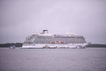 Temporada de Cruzeiros: primeiro navio do ano com turistas chega a Manaus