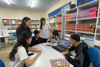 Alunos da rede estadual criam vdeos e podcast bilngue valorizando a cultura amaznica