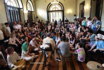 Msicos americanos se encantam com sons amaznicos em oficina no Centro Cultural Palcio Rio Negro