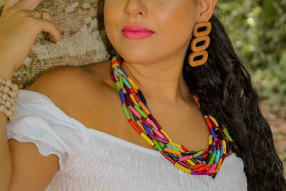 Tem mulher no samba sim! Tat Jatob se apresenta Bar do Armando nesta sexta-feira