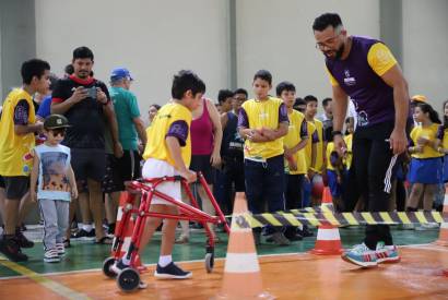 Festival Paralmpico rene mais de 300 crianas, jovens e adultos em atividades esportivas
