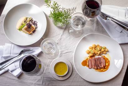Chef Juliana Faingluz assina cardpio de jantar especial no Dia dos Namorados, no restaurante Marimari
