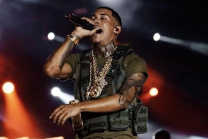 MC Poze faz show no 'RJota o Baile' em Manaus neste sbado