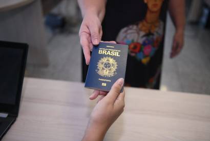 Exigncia de visto para turistas dos EUA, Canad e Austrlia  adiada para abril 