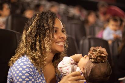 Shopping Ponta Negra exibe 'Minha Irm e Eu' para mes e bebs CineMaterna 