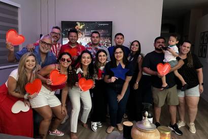 Festival de Parintins 2024: Apaixonados por boi-bumb no perdem as apresentaes mesmo morando no exterior