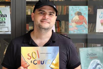 Sbado cultural tem exposio de arte e lanamento de livro na Valer Teatro